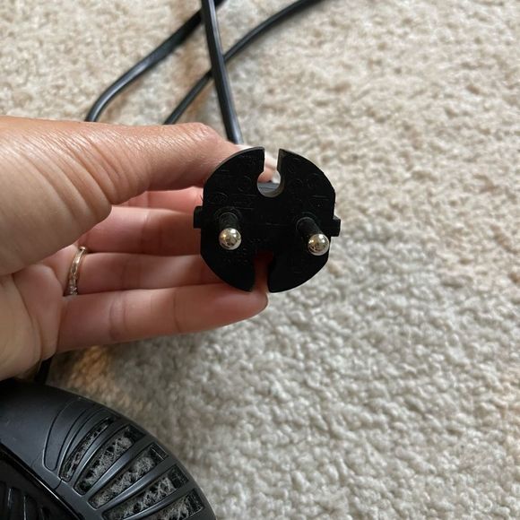 Rowenta 1200 Watts Hot Hair Brush/Styler (Model: CF-8212M0) - Picture 4 of 8